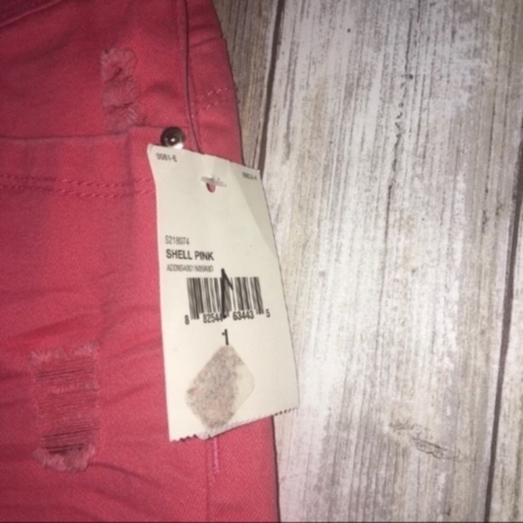 NWT YMI Midi Shell Pink Shorts - Picture 3 of 5